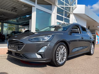 Ford Focus Turnier Titanium/LED/Pano/Head-up/Key-Free - foto 1