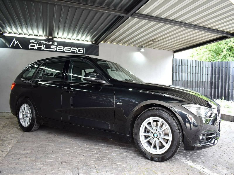 BMW 318i Sport Line Touring Steptronic  Navi/LED/1.Hand
