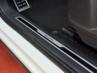 Volkswagen Tiguan Sound BMT ACC / Start-Stopp / LED / 4Motion - foto 17
