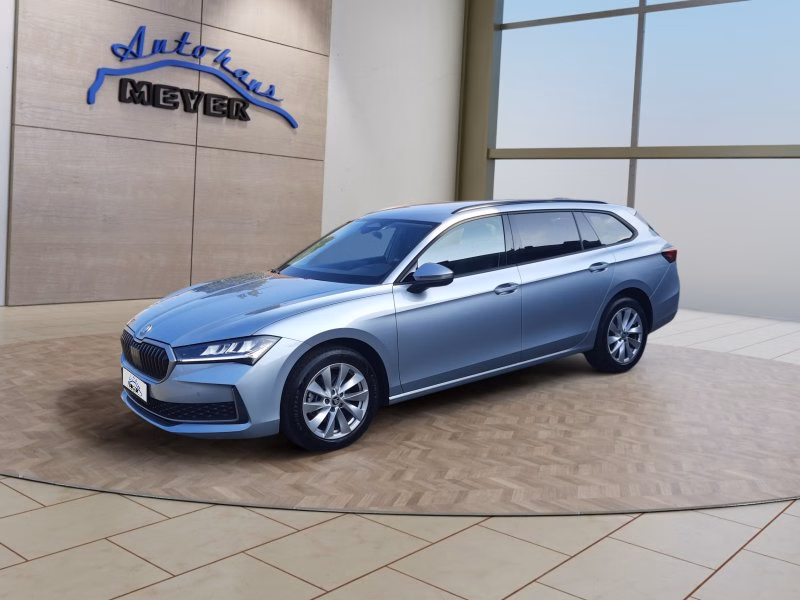 Skoda Superb Combi 2,0TDI DSG Navi/DCC/ACC/Kamera/Sitzhz.  **