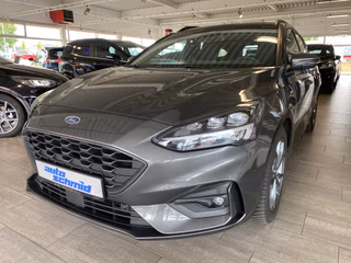 Ford Focus Turnier ST-Line X Pano