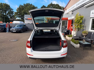 Skoda Octavia Elegance*2.HAND*KLIMA*ACC*TEMP*SPUR*NAVI - foto 6