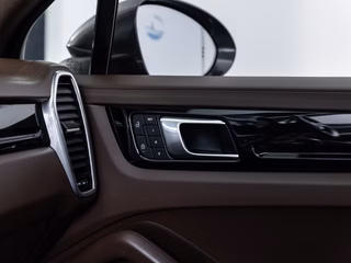 Porsche Cayenne  ACC PANO LUFT SPUR 360-CAM 21" - bilder 6