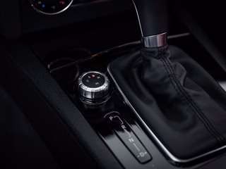 Mercedes-Benz C 63 AMG BI-XENON COMAND H-K PANO SHZ - bilder 6