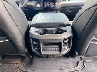 Dodge RAM 5.7 V8 HEMI Limited Night 2026 + 3 Jahre Garantie - bilder 24