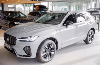 Volvo XC60 T8 Plus Dark AWD Standheizung*ACC*360°Kamera*Sitzheizung vorn&hinten*Lenkradheizung  Recharge Plug-In Hybrid - foto 3