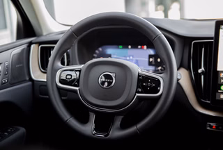 Volvo XC60 B5 Plus Dark AWD Head-up-Display*Schiebdach*360°Kamera*Totwinkel*Sitzheizung vo.+hi.* - foto 13
