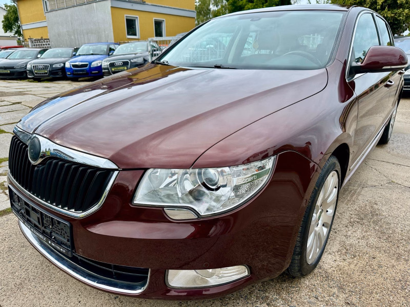 Skoda Superb 1.8 Elegance * Automatik * Leder * Navi *