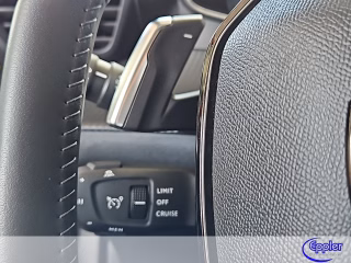 Peugeot 2008 Hybrid 136 Allure   e-DSC6 Navi SHZ PDC - foto 11