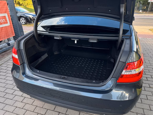 Mercedes-Benz E220CDI AMG*Lim*Aut*Nav*Xen*Leder*Temp*WEBASTO - foto 6