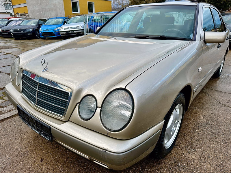 Mercedes-Benz E 240 Classic Lim. * 2.-Hand *Rentner *Automatik
