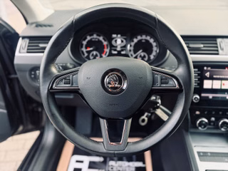 Skoda Octavia Combi Clever+Navi+Carplay+Tempomat+SHZ+ - foto 2