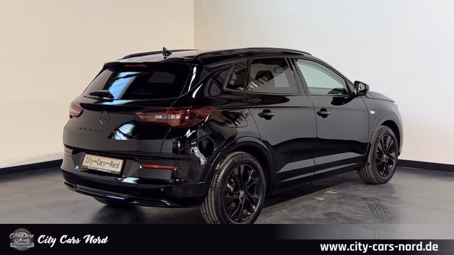 Opel Grandland GS Line NAVI+360°+LED+DAB+SHZ+ALCNTARA Авто с пробегом купить | Первая регистрация 09/2023 | Цена 17.999 €