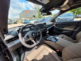 2026 BMW 530i xDrive - photo 6