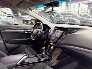 Hyundai i40 cw 2,0L LED / CARPALY / SHZ / NAVI / DAB / PDC / TEMP Trend - foto 19