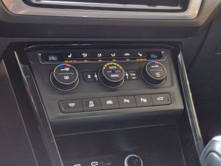 Volkswagen Touran Trendline 2,0TDI*7-SITZER*KAMERA*CARPLAY* - bilder 11
