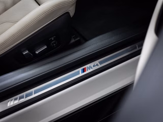 BMW M4 Competition LIVE-COCKPIT CARBON H-K 360° - foto 33