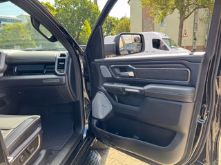 Dodge RAM 1500 Laramie Night AHK , Beifahrerdisplay - bilder 17