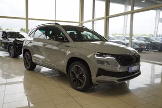Skoda Karoq Sportline 1,5TSI DSG 4*J.Gar/aAHK/Matrix/Navi    **