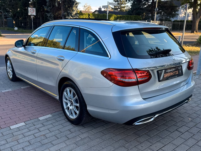 Mercedes-Benz C 250d*Avantgarde*Aut.*Panorama*LED*Navi*AHK*SHZ - foto 6