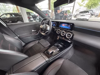 Mercedes-Benz A 200 d AMG Distronic Multibeam LED AHK MNUX-AR - foto 17