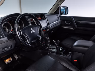 Mitsubishi Pajero 3.2 DI-D SUV-Star  RFK SHZ - foto 7