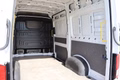 Daumennagel 11 - Volkswagen Crafter Kasten 35 Mittel Hochdach APP KAMERA
