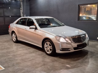 Mercedes-Benz E 200 CGI BlueEfficiency *Xenon*Klimaauto*Navi* - foto 1