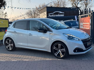 Peugeot 208 GT Line*Aut*Nav*Pano*JBL*Szhz*Temp*PDC*Kam*