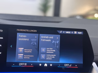 BMW 218 Active Tourer M-SPORT PANO MASSAGE 360K AHK - bilder 24
