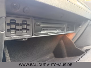 Volkswagen Golf VII Variant*2.HAND*BI-XENON*KLIMA*NAVI*TEMP - bilder 24