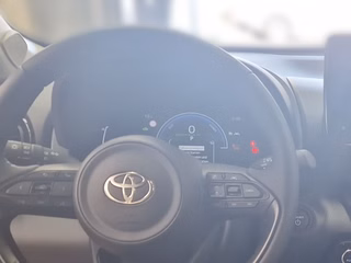 Toyota Yaris Hybrid Teamplayer +Safety- & Comfort Paket - foto 16