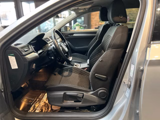 Skoda Superb 2.0TDI*Combi*7G*Kamera*LED* - bilder 26