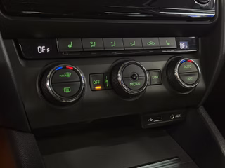 Skoda Octavia Combi Style DSG/AHK/TEMPOMAT/PDC/LED/SUNSET - foto 16