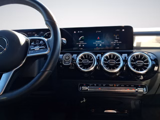 Mercedes-Benz A 250 Progressive AUTOMATIK / PANORAMA / E-SITZE / NAVI / LED - foto 8