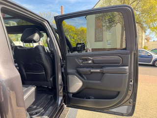 Dodge RAM 5.7 V8 Crew Cab Limited + Rambox + LPG - foto 23