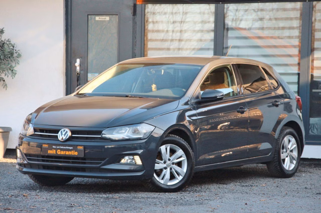 Volkswagen Polo VI Comfortline Navi Klimaauto PDC Garantie VI Gebrauchtwagen Kaufen | EZ 12/2018