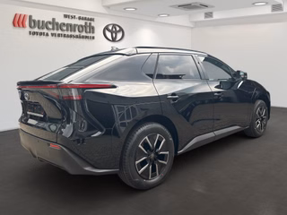 Toyota bZ4X FWD Teamplayer - bilder 5