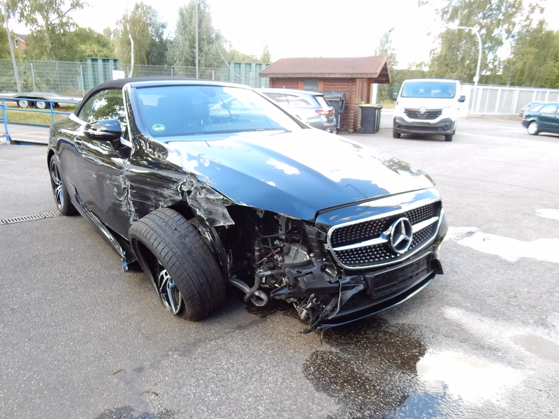 Mercedes-Benz E 220 d Cabriolet Autom. Kamera. Navi. Leder.