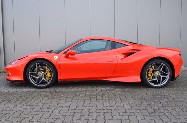 Ferrari F8 Tributo Lift Carbon mit LED Carbon Racingseats Gebrauchtwagen Kaufen | EZ 10/2020 | Preis 269.890 €