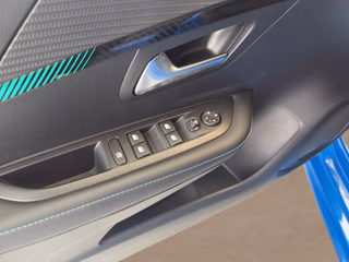 Peugeot 208 Allure Pack  LED ACC CarPlay Virtual - foto 4