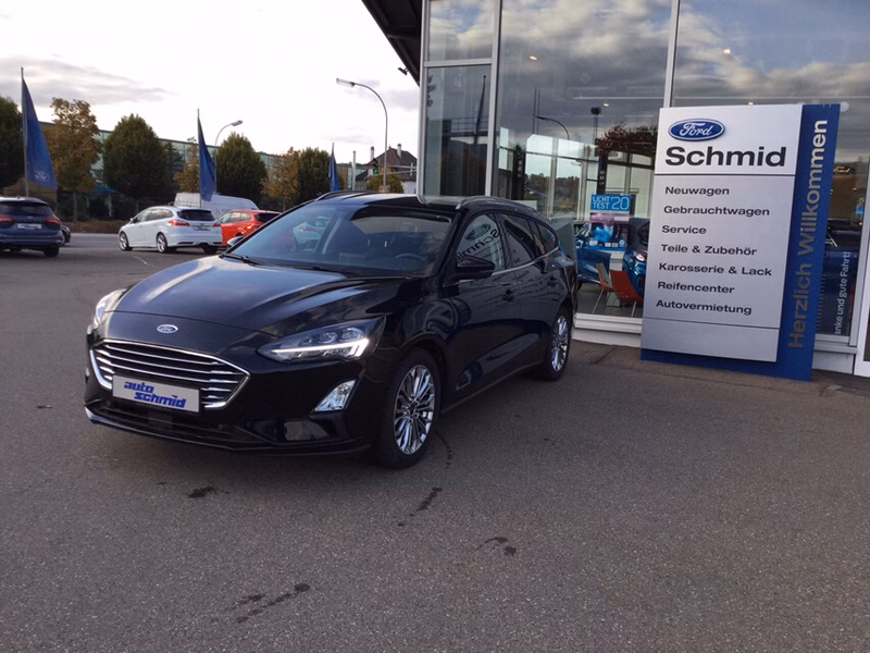 Ford Focus Turnier Titanium + LED + Kamera + Garantie + Winter Paket
