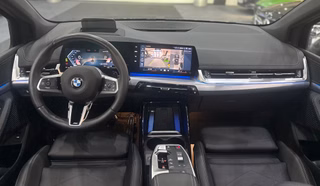 BMW 218 Active Tourer M-SPORT PANO MASSAGE 360K AHK - bilder 9