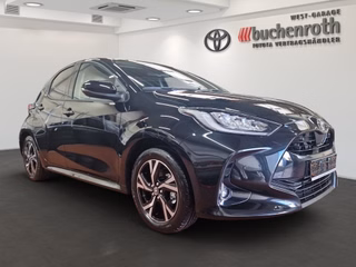 Toyota Yaris Hybrid Teamplayer +Safety- & Comfort Paket - foto 3