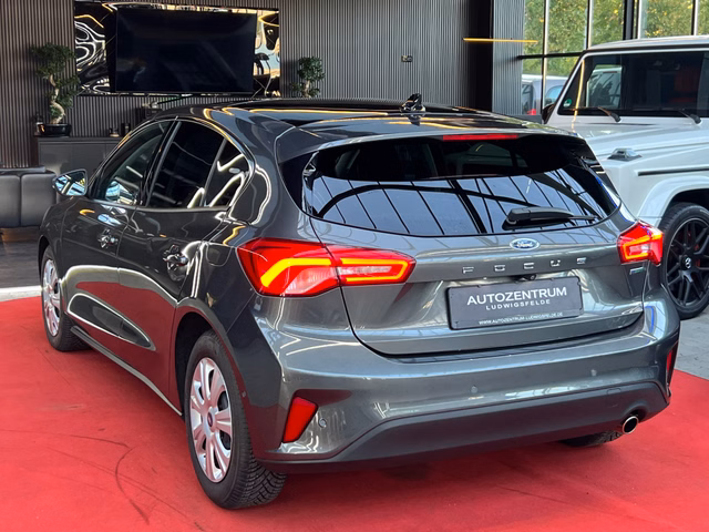 Ford Focus Titanium EcoBoost PANO / ACC / NAVI / B&O SOUND / BLIS / KAM / HUD / - foto 8