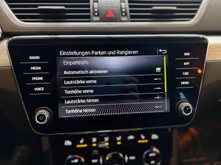 Skoda Superb 2.0TDI*Combi*7G*Kamera*LED* - bilder 6