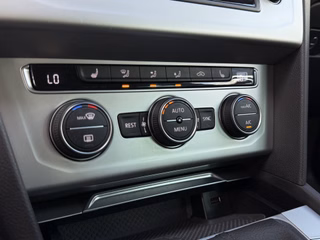 Volkswagen Passat Variant BlueMotion LED / PDC / ACC - foto 18