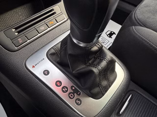 Volkswagen Tiguan Sport & Style 4Motion*Aut.*Xenon*Kamera* - foto 15