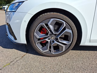Skoda Octavia Combi RS 2.0 TSI / DSG / COLUMBUS / ACC / CANTON - foto 13
