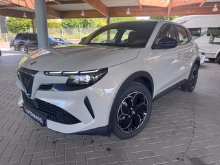Alfa Romeo Junior Elettrica 115 kW Wärmepumpe, 18-Zoll, 10,25-Zoll-Display - foto 1